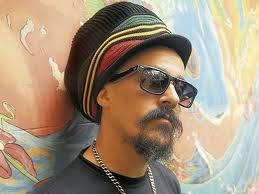 Dread mar posando oara la foto
